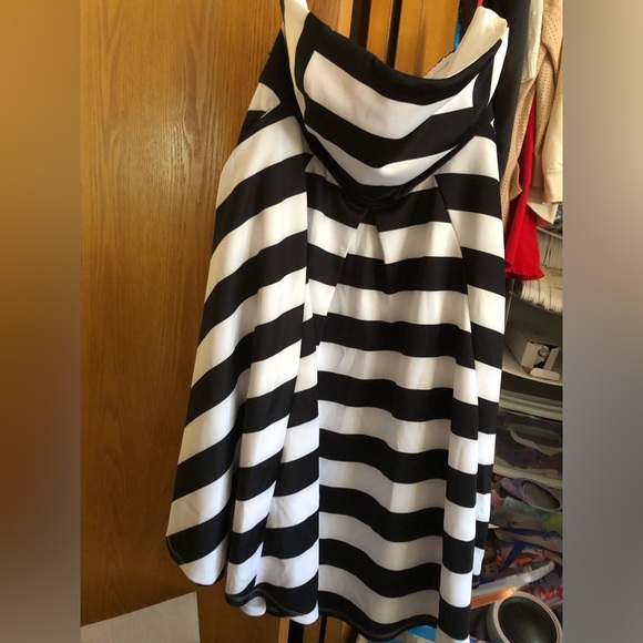 Barbie black and white dress - Picture 4 of 5